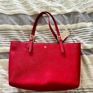 Tory Burch Emerson Small Buckle Tote in Imperial Garnet